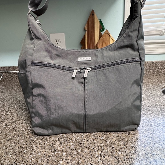 Baggallini Essential Hobo Bag Crossbody Purse Gray Pockets Travel Nylon Medium - Picture 4 of 11